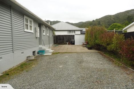 Photo of property in 52 Tawhai Street, Stokes Valley, Lower Hutt, 5019