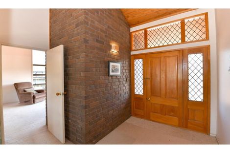 Photo of property in 32 Walton Street, Red Beach, 0932