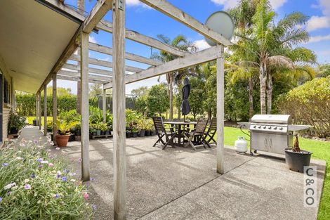 Photo of property in 832 Old North Road, Waimauku, 0882