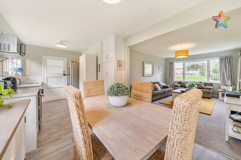 Photo of property in 15 Kennedy Grove, Stokes Valley, Lower Hutt, 5019