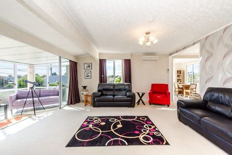 Photo of property in 22 Gray Avenue, Paraparaumu Beach, Paraparaumu, 5032
