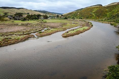 Photo of property in 6 Estuary Street, Makara Beach, Karori, 6972