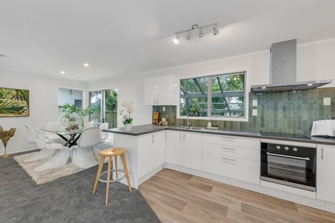 Photo of property in 9 Smedley Street, Manurewa, Auckland, 2102