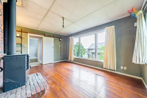 Photo of property in 64 Oakleigh Street, Maungaraki, Lower Hutt, 5010
