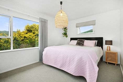 Photo of property in 68 Redwood Avenue, Tawa, Wellington, 5028