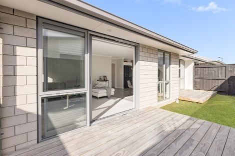 Photo of property in 3 Tractor Way, Papamoa, 3118