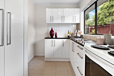 Photo of property in 2/6 Aberfeldy Avenue, Highland Park, Auckland, 2010