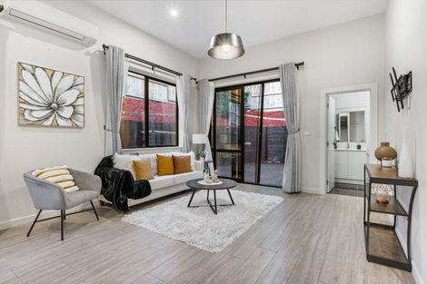 Photo of property in 1 Barrique Road, Kumeu, 0810