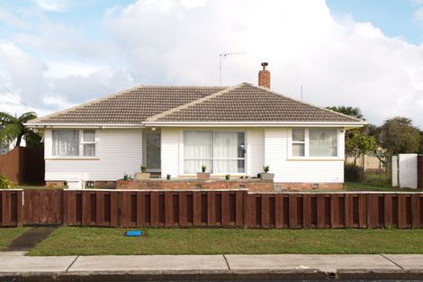 Photo of property in 14 Hallberry Road, Mangere East, Auckland, 2024