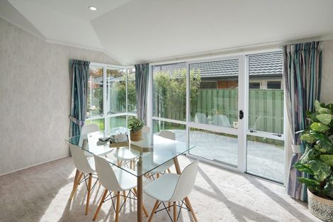 Photo of property in 33 Peer Street, Upper Riccarton, Christchurch, 8041