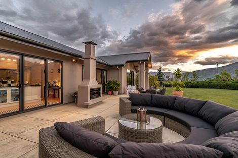 Photo of property in 2 Mount Gold Place, Wanaka, 9305