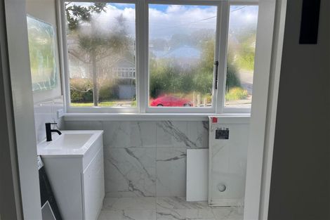 Photo of property in 10 Burrows Avenue, Karori, Wellington, 6012