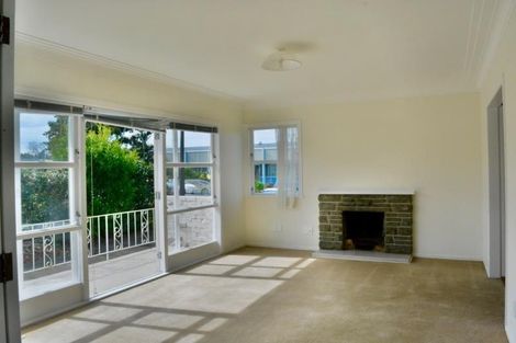 Photo of property in 41 Northcote Road, Hillcrest, Auckland, 0627