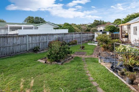 Photo of property in 16 Cairngorm Place, Highland Park, Auckland, 2010