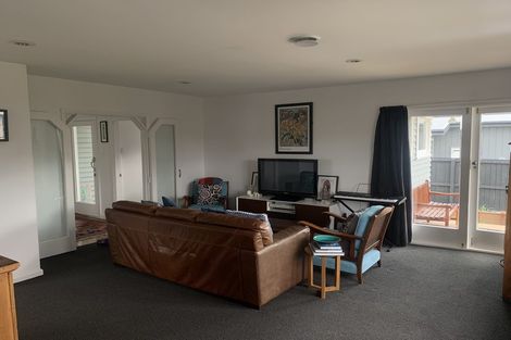 Photo of property in 2/7 Leonard Place, Saint Martins, Christchurch, 8022