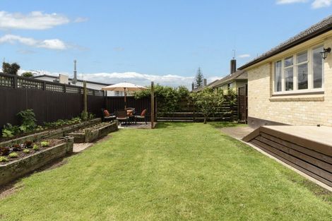 Photo of property in 2/935 Cameron Road, Gate Pa, Tauranga, 3112