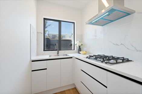 Photo of property in 21a Barron Drive, Green Bay, Auckland, 0604