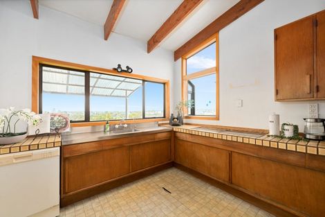 Photo of property in 42 Spence Road, Henderson, Auckland, 0612