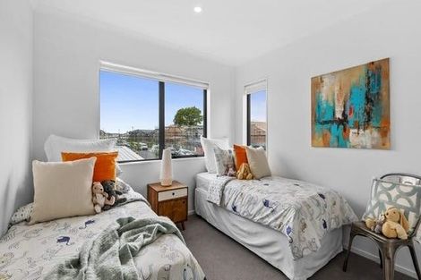 Photo of property in 69 Pepene Avenue, Takanini, 2112