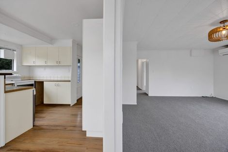 Photo of property in 5 Nikau Street, Inglewood, 4330