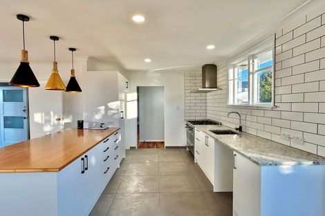 Photo of property in 2 Seddon Crescent, Marewa, Napier, 4110