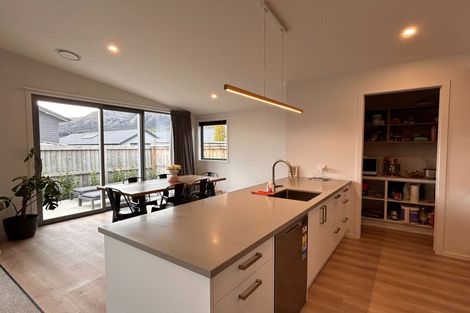 Photo of property in 10 Corriedale Road, Jacks Point, 9371