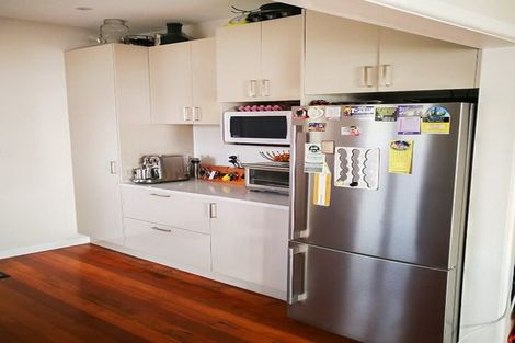 Photo of property in 6 Newington Road, Henderson, Auckland, 0612