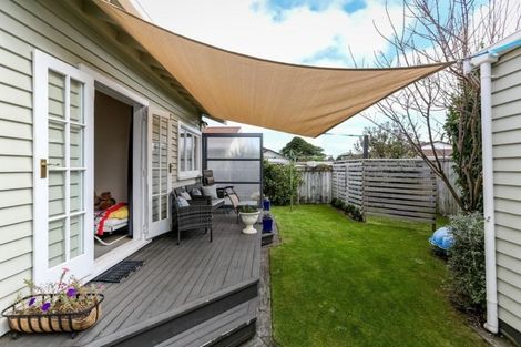 Photo of property in 16 Sanders Avenue, Westown, New Plymouth, 4310