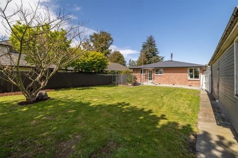 Photo of property in 16 Staveley Street, Avonhead, Christchurch, 8042
