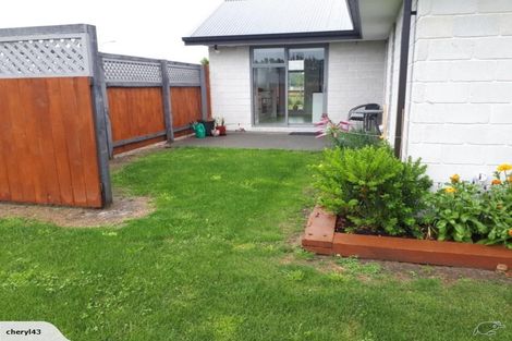 Photo of property in 2 Paradise Way, Amberley, 7410