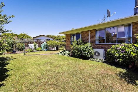 Photo of property in 39 Awanui Street, Merrilands, New Plymouth, 4312
