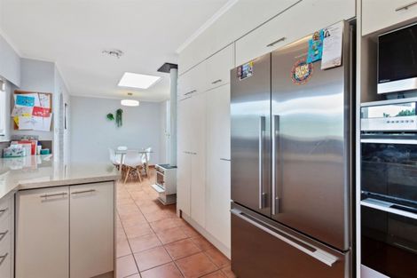 Photo of property in 27 Mokorua Parade, Whakatane, 3120