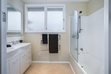 Photo of property in 68 Larsen Crescent, Tawa, Wellington, 5028