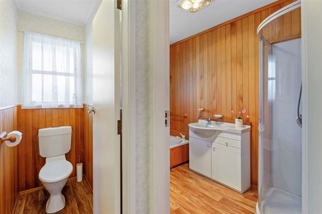 Photo of property in 2 Leybourne Avenue, Waikanae, 5036