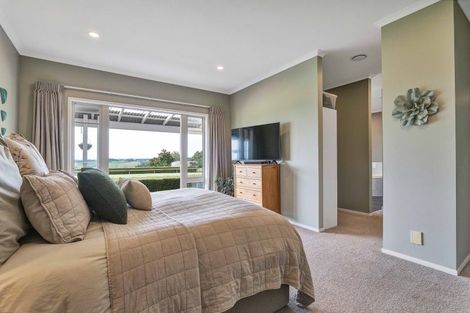 Photo of property in 80 Clearview Road, Lepperton, New Plymouth, 4373