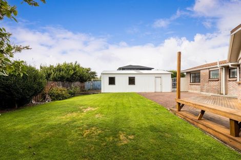 Photo of property in 42 Heta Road, Highlands Park, New Plymouth, 4312