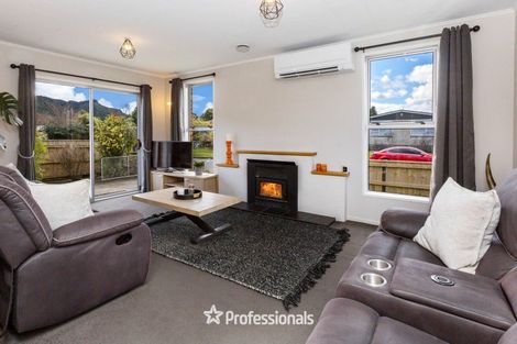 Photo of property in 15 Akron Grove, Totara Park, Upper Hutt, 5018