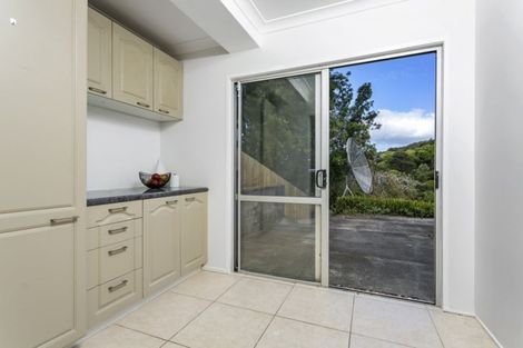 Photo of property in 20 Finn Place, Totara Vale, Auckland, 0629