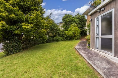 Photo of property in 4 Ayton Drive, Totara Vale, Auckland, 0629