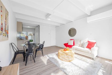 Photo of property in 2/39 Rathgar Road, Henderson, Auckland, 0610