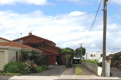 Photo of property in 3/23 Craig Road, Milford, Auckland, 0620