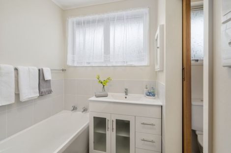 Photo of property in 41 Somerset Crescent, Highbury, Palmerston North, 4412