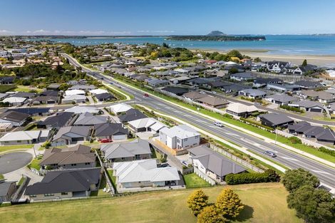 Photo of property in 38 Richardson Road, Omokoroa, 3114