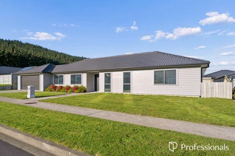 Photo of property in 6 Jack Vaughan Grove, Wainuiomata, Lower Hutt, 5014