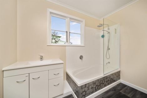 Photo of property in 22 Wellington Street, Hawera, 4610