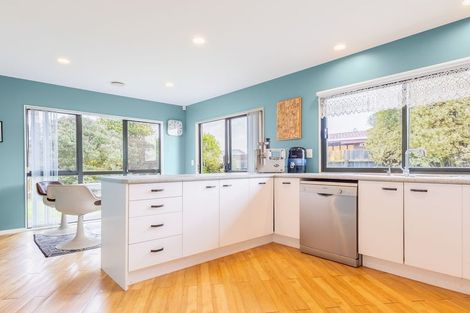 Photo of property in 21 Kanawa Street, Waikanae, 5036