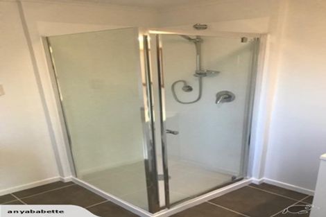 Photo of property in 16 Holiday Road, Stanmore Bay, Whangaparaoa, 0932