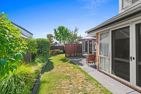 Photo of property in 5 Rosefield Lane, Northcote, Christchurch, 8052