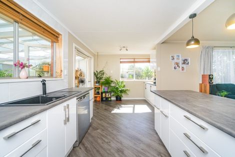 Photo of property in 5 Buller Place, Westbrook, Palmerston North, 4412