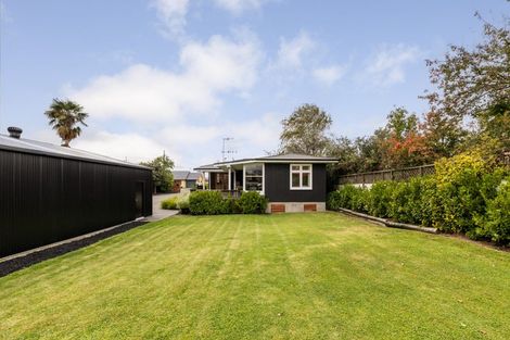 Photo of property in 5 Arataki Road, Havelock North, 4130